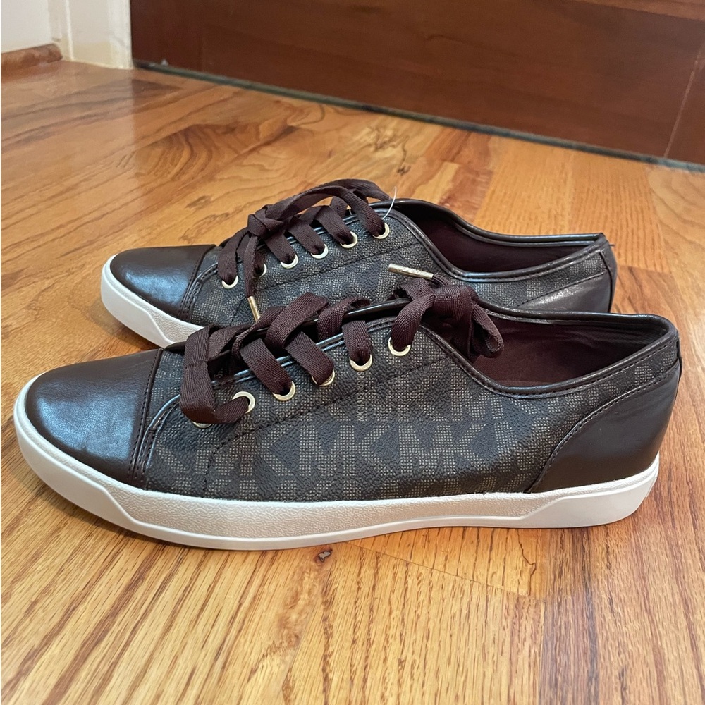 Michael kors brown monogram sneakers Nwt